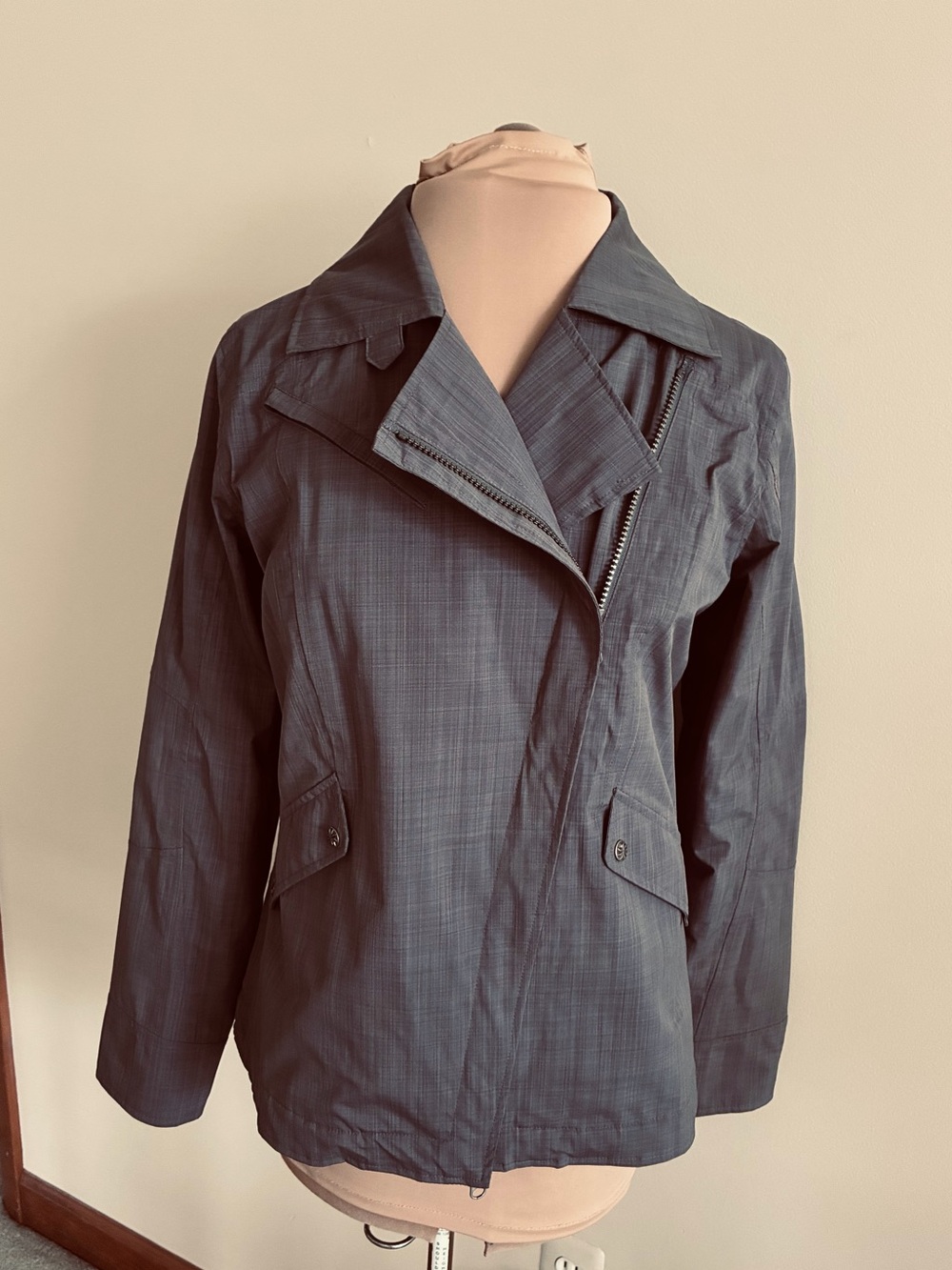 Athleta Moto Jacket M Polyester Gray Mesh Lined Zip Asymmetric Lightweight